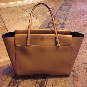 Tory Burch tote price to sell (please see photos)